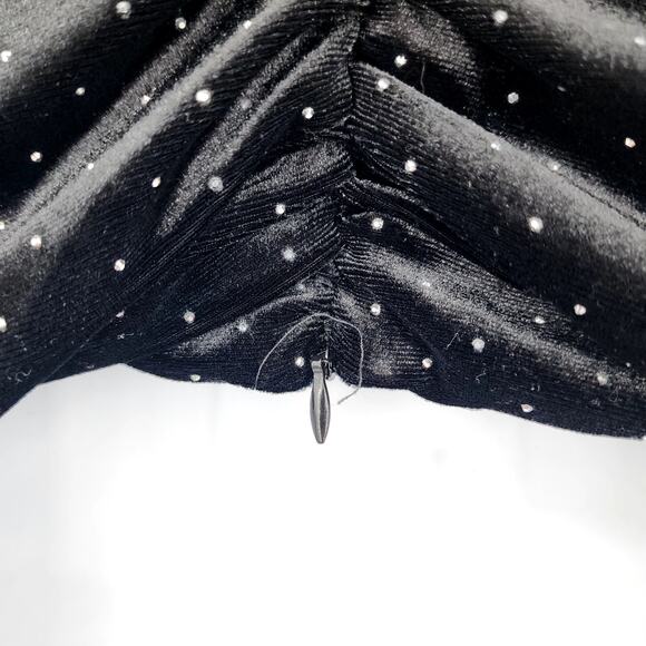 Free People The Frolic Black Crushed Velvet Cutout Cropped Top Size Large - Picture 2 of 5